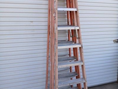 Werner 300lbs 8' Fiberglass Step-Ladders
