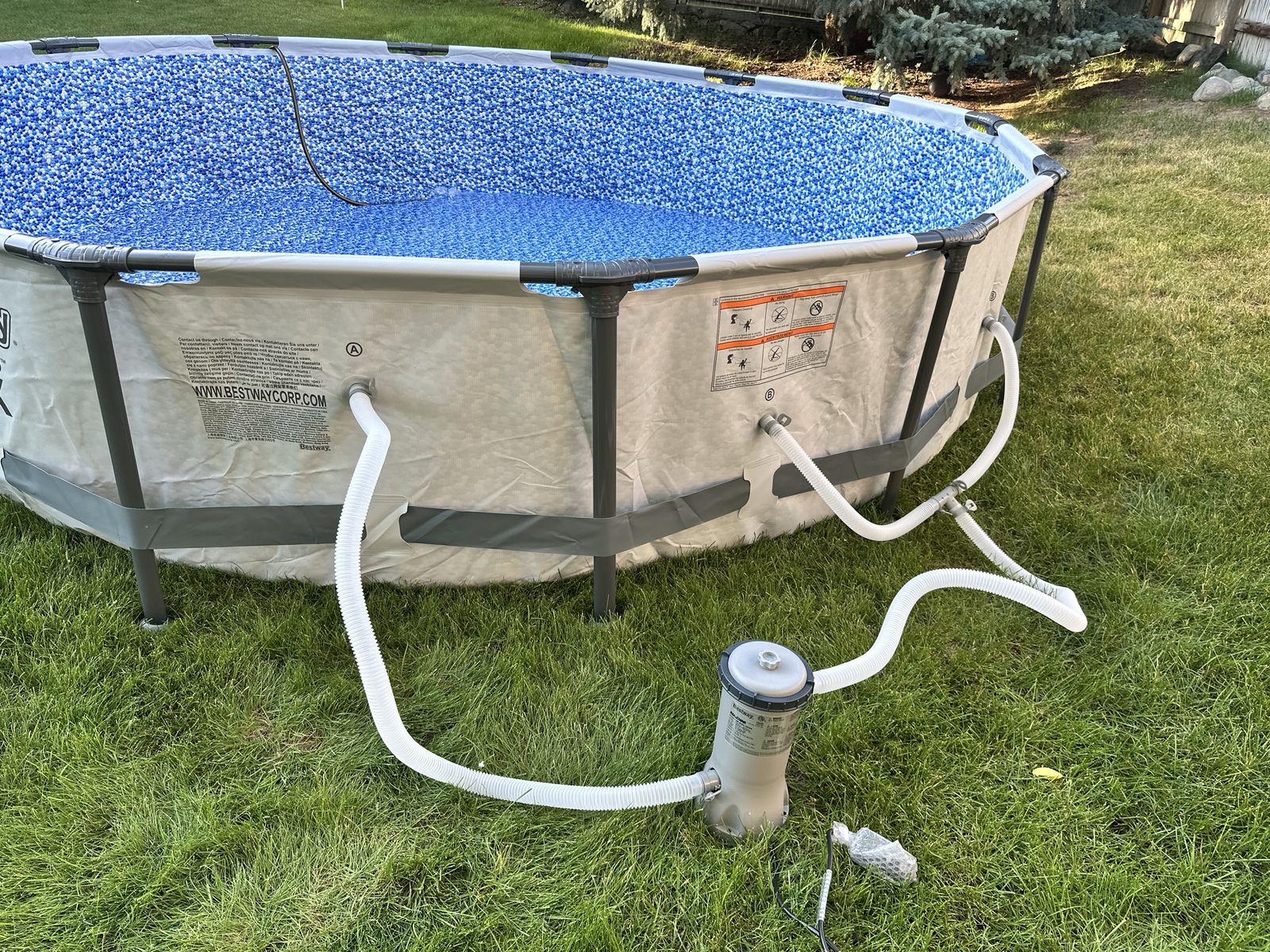 Bestway Steel Pro MAX 14ft Round Above Ground Swimming Pool with Filter Pump