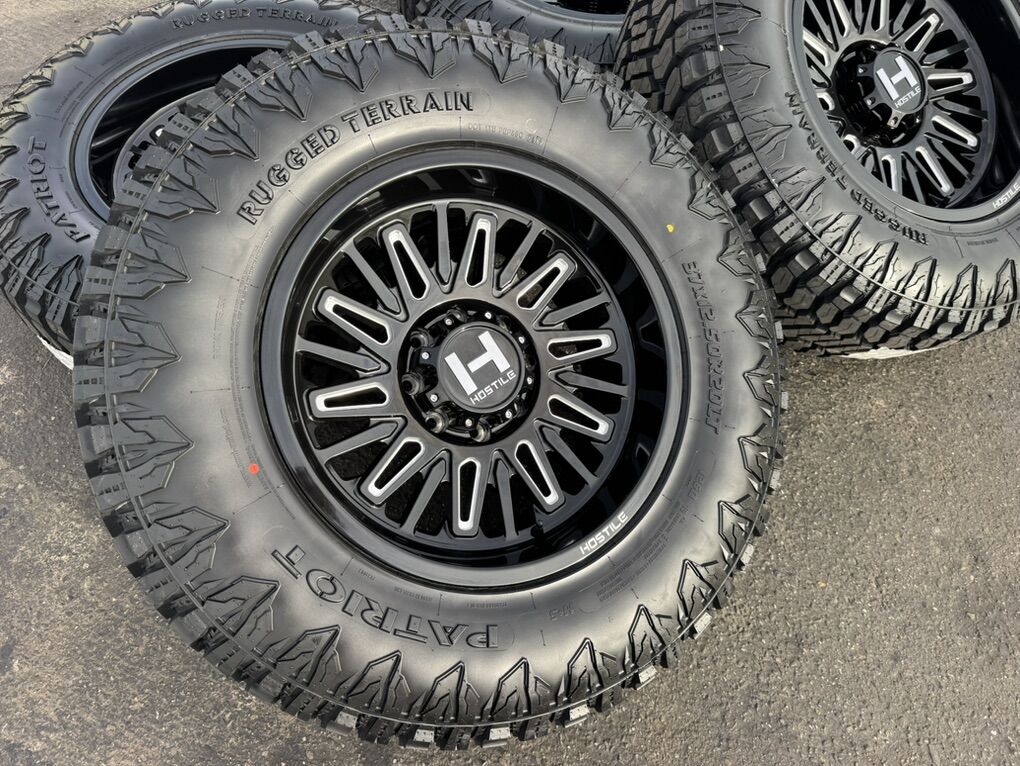 20x10 Hostile H143 8 Lug 8x6.5 37x12.50R20 R/T