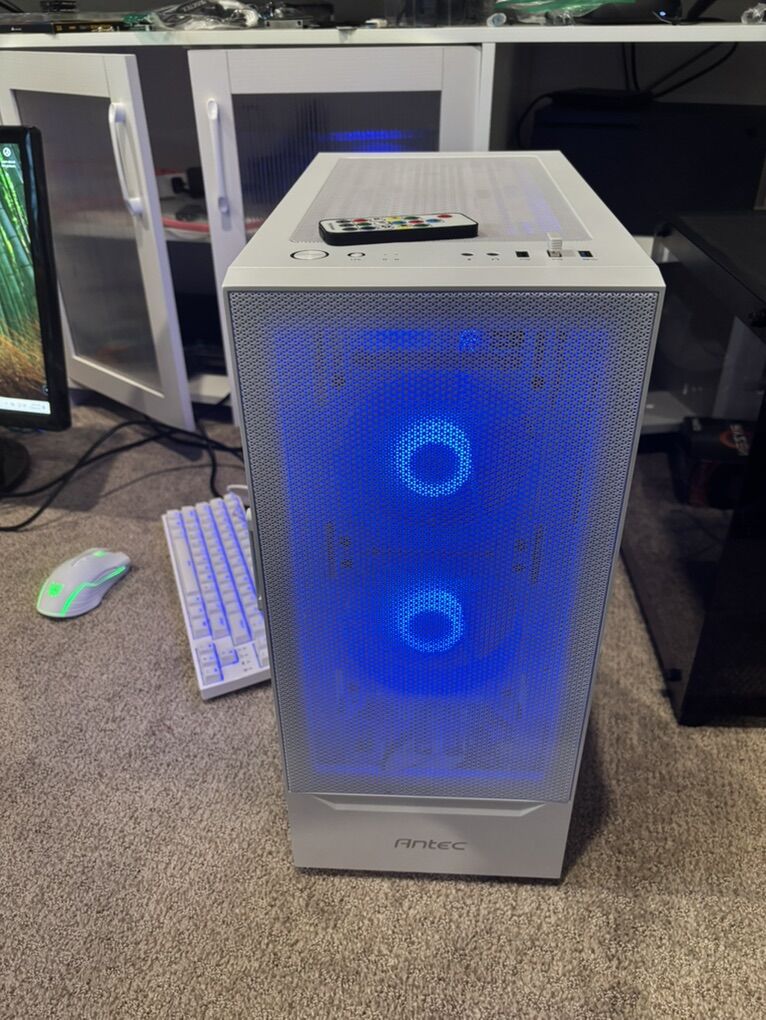 White Gaming PC