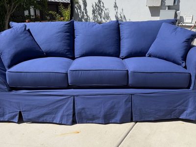 New Amari 91” Sofa read description