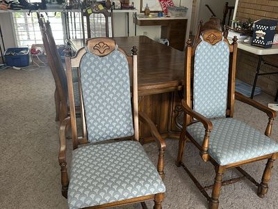 Solid Wood Dinning Table