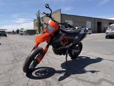 2022 KTM 690 SMC R