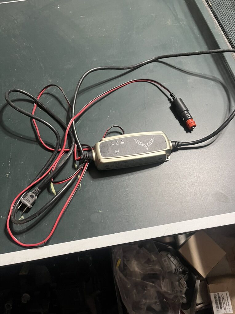 Corvette Battery Charger US 3300 Model 1051 OEM GM