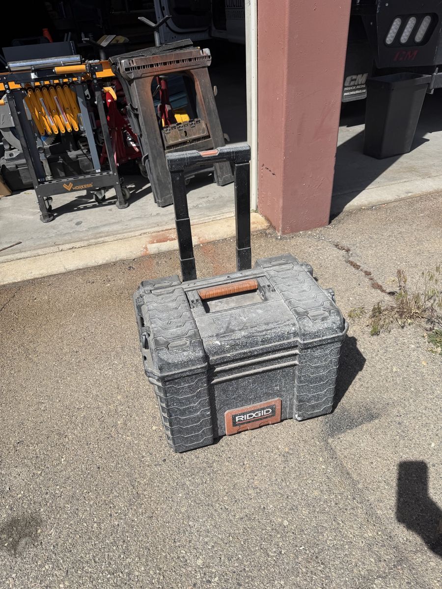 Rigid tool chest