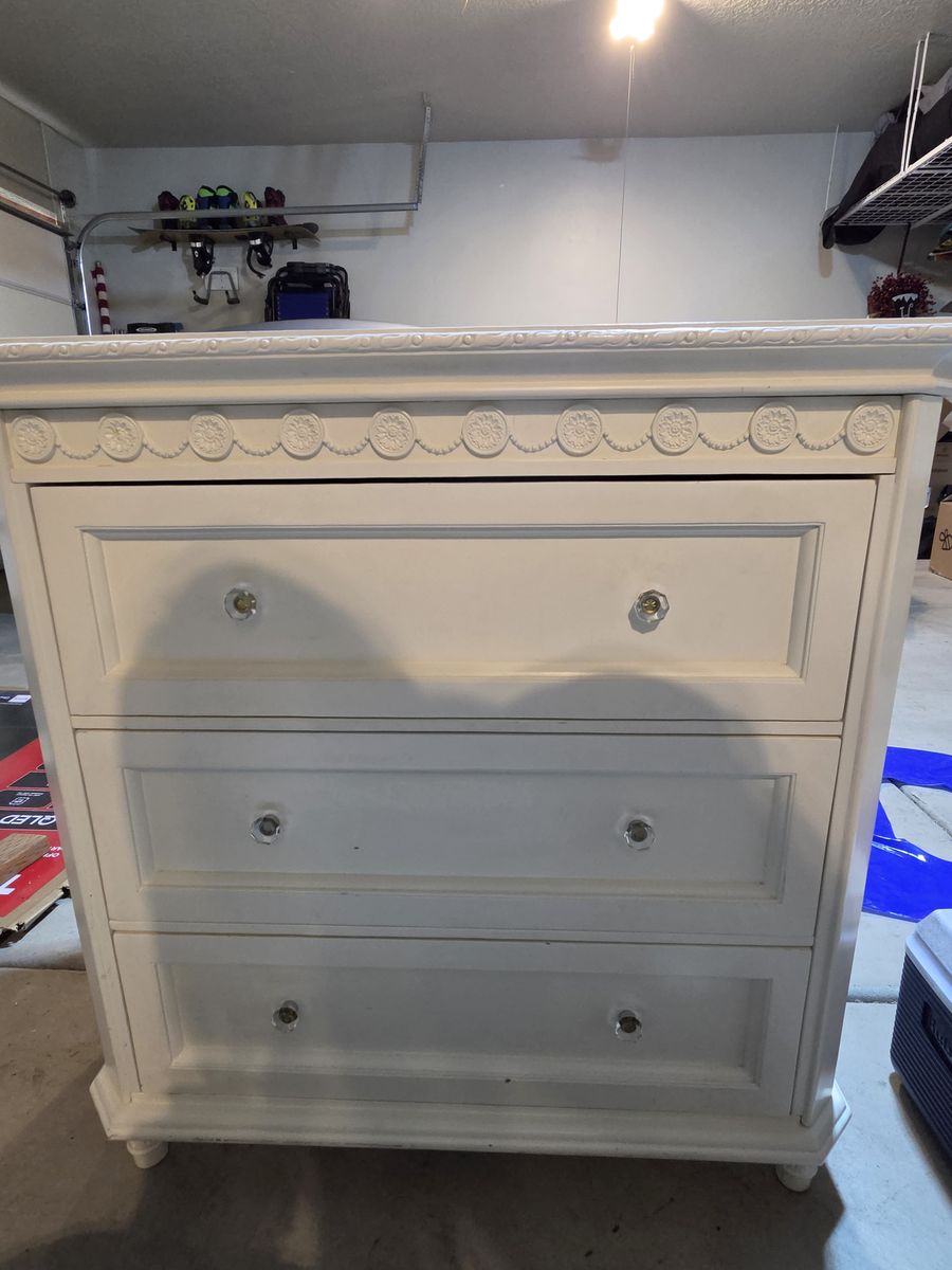 Simply Shabby Chic Twin bedroom set 