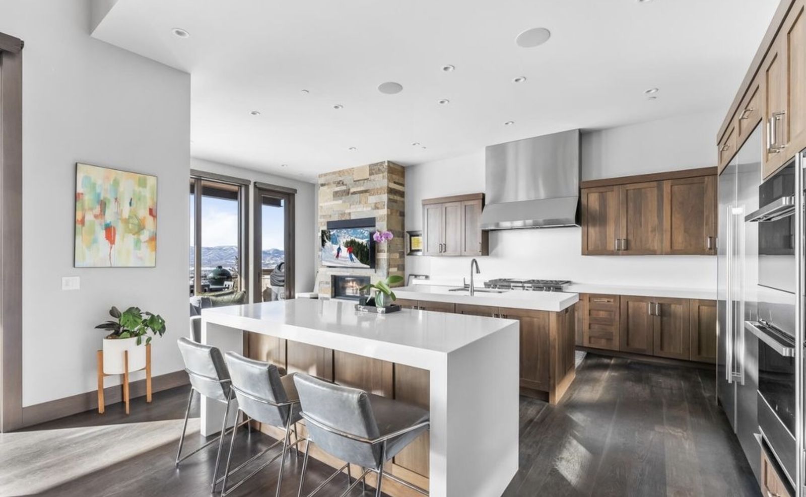 Luxury Stainless Steel Range Hood / Vent Hood – $1,000