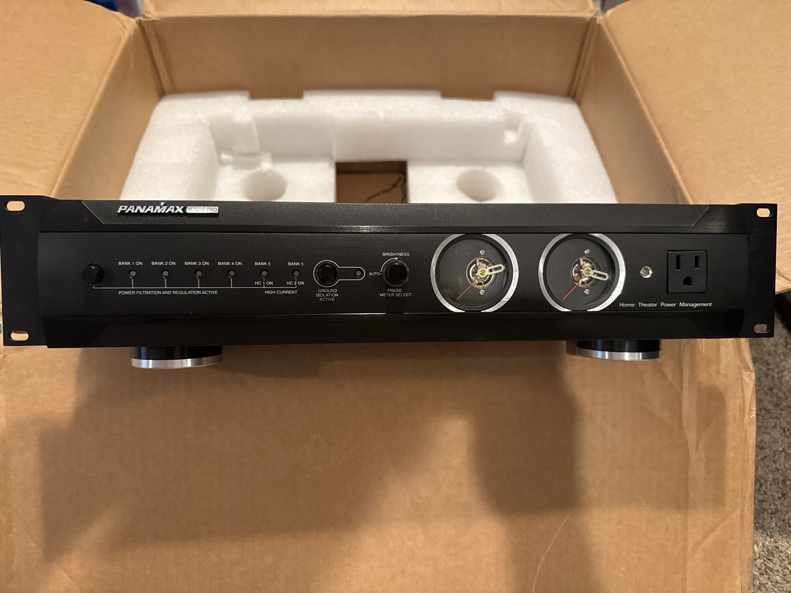 Panamax M7500-PRO Home Theater Power Management Surge Protector Line Conditioner
