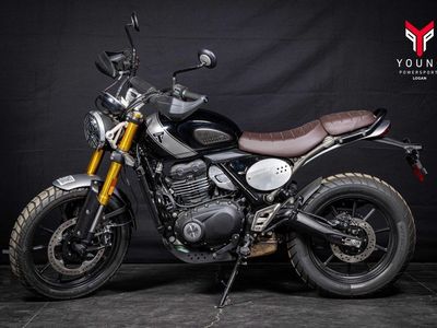 2025 Triumph Scrambler 400 X Phantom Black / Silver Ice