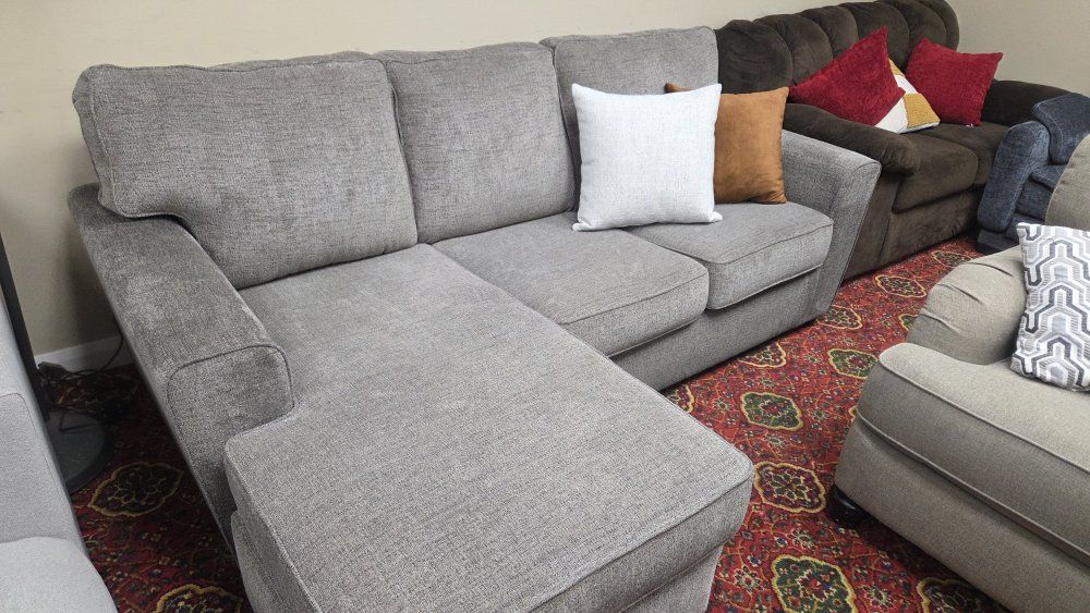 ️Like-New Reversible Chaise Sectional