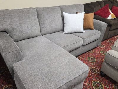 ️Like-New Reversible Chaise Sectional