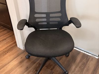 Black Ergonomic Mesh Office Chair, Swivel with Wheels