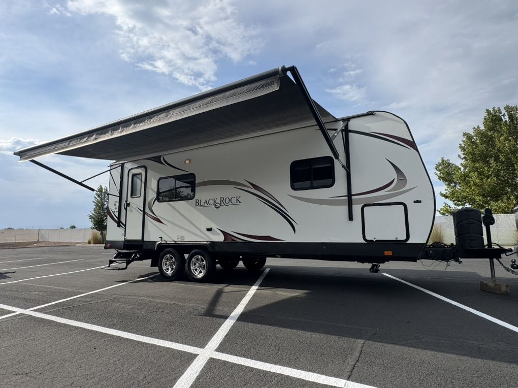 Mint OutDoors RV Black Rock 22RKS Slide