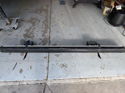 Yakima slim shady awning with universal feet - 7x7, read description