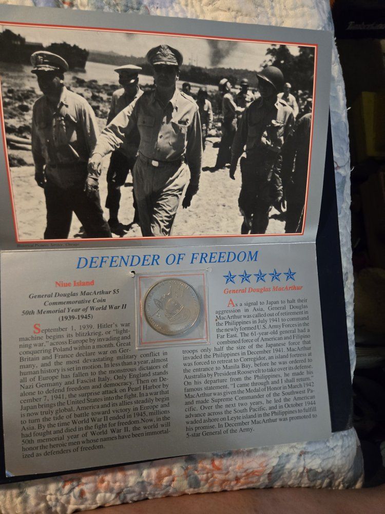 Niue Island General Douglas MacArthur $5 Commemorative Coin World War II