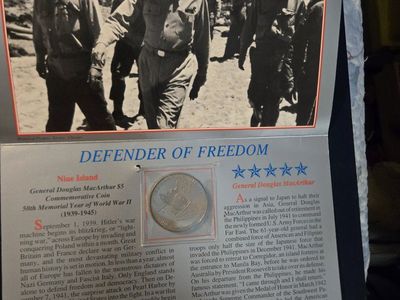 Niue Island General Douglas MacArthur $5 Commemorative Coin World War II
