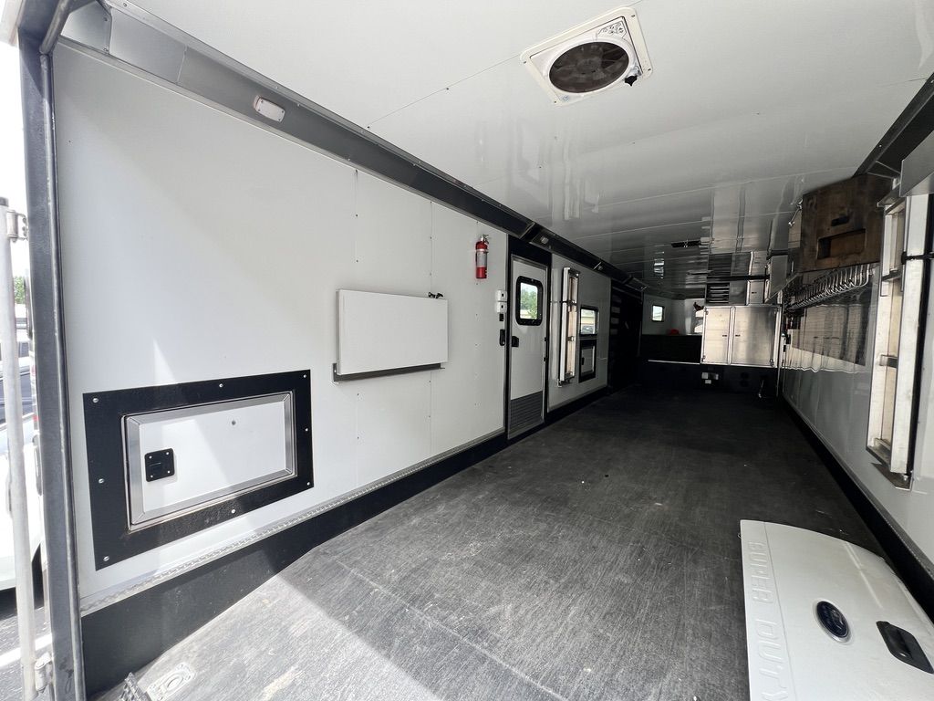 Main image 4