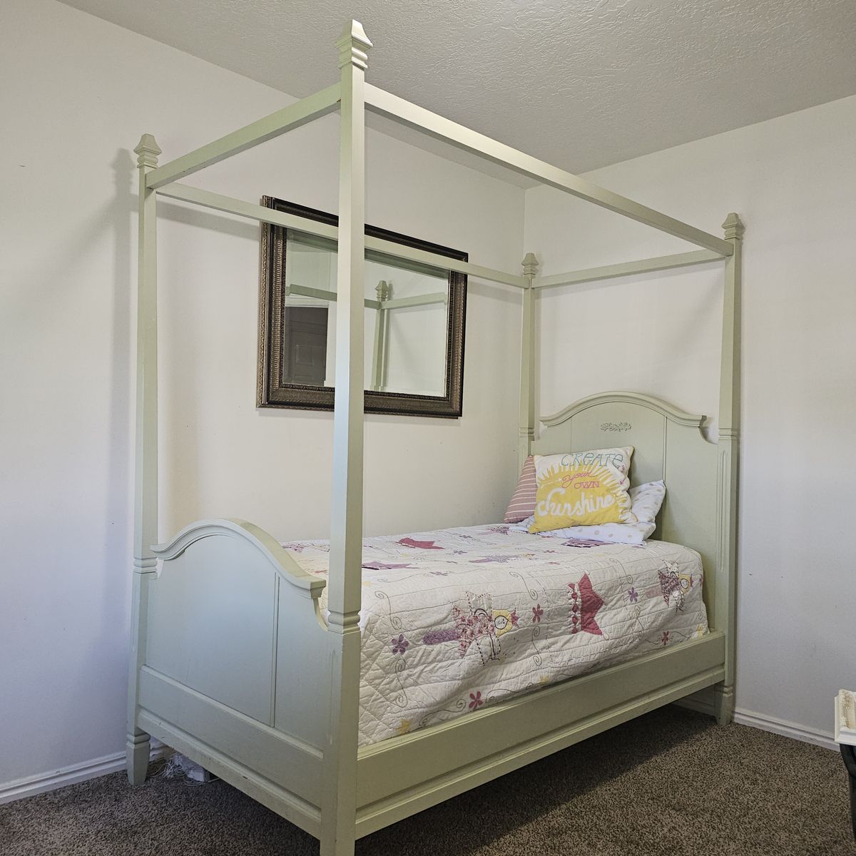 Pottery Barn Girls Canopy Bed