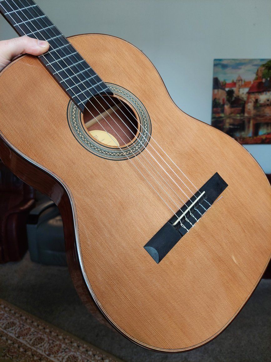 Lucero LC230S Nylon string acoustic guitar- Very good condition