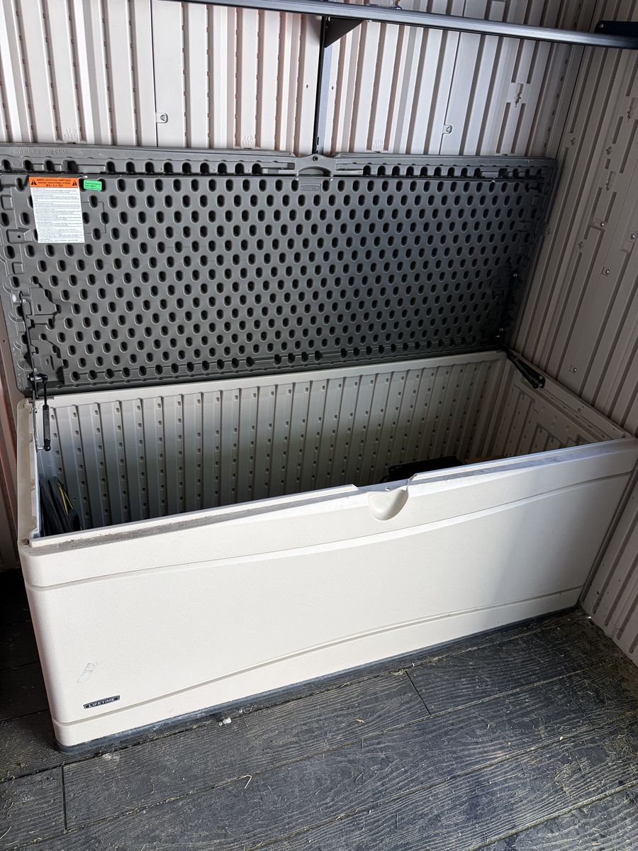 130 Gal. Lifetime Heavy-Duty Outdoor Storage