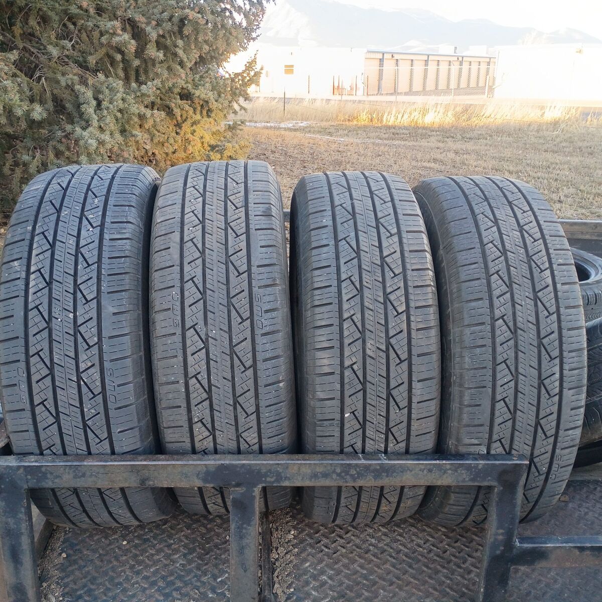 4 255/60R19 Continental CrossContactX25 all season