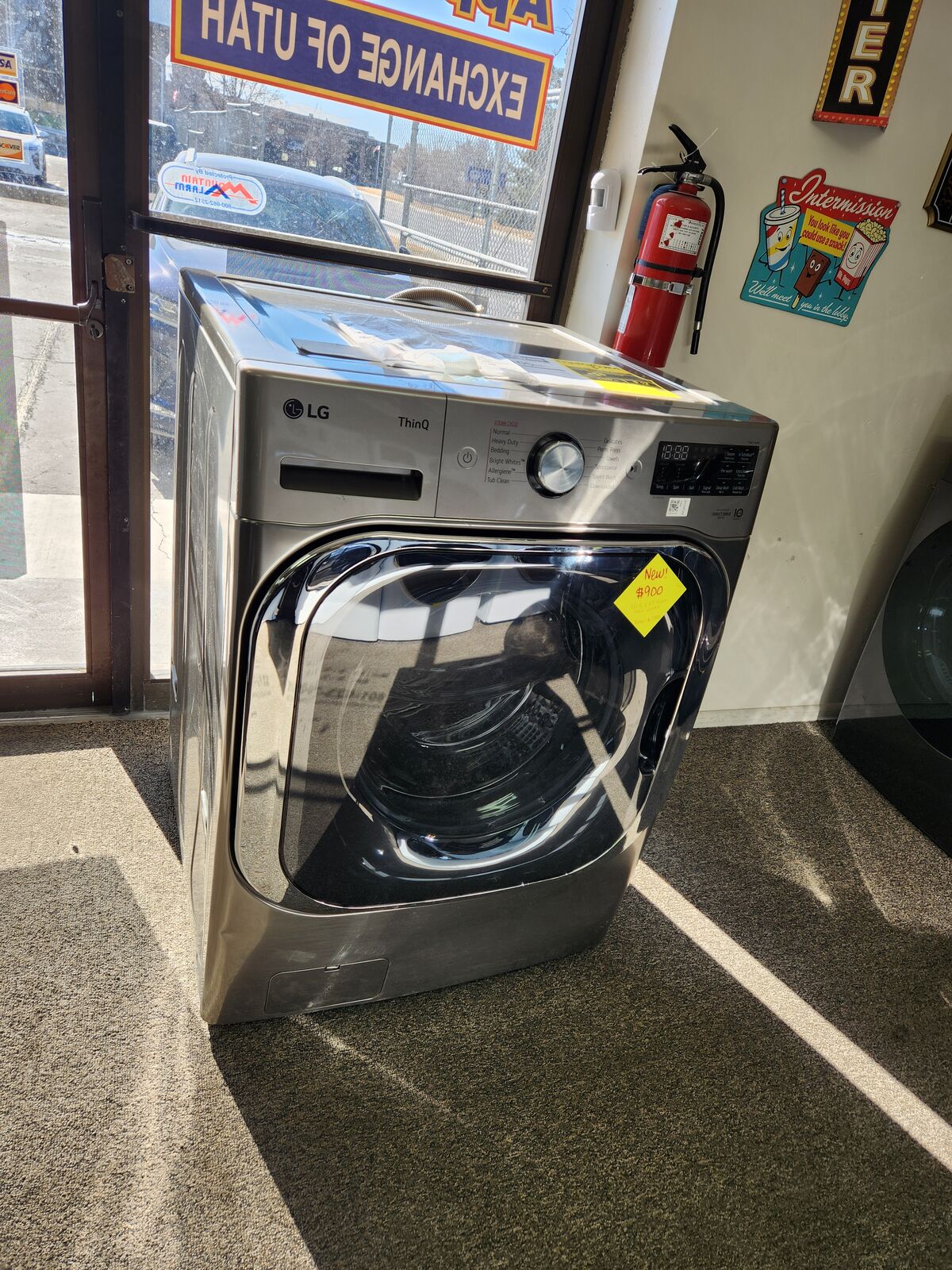 BRAND NEW! LG THNINQ FRONTLOAD WASHER!