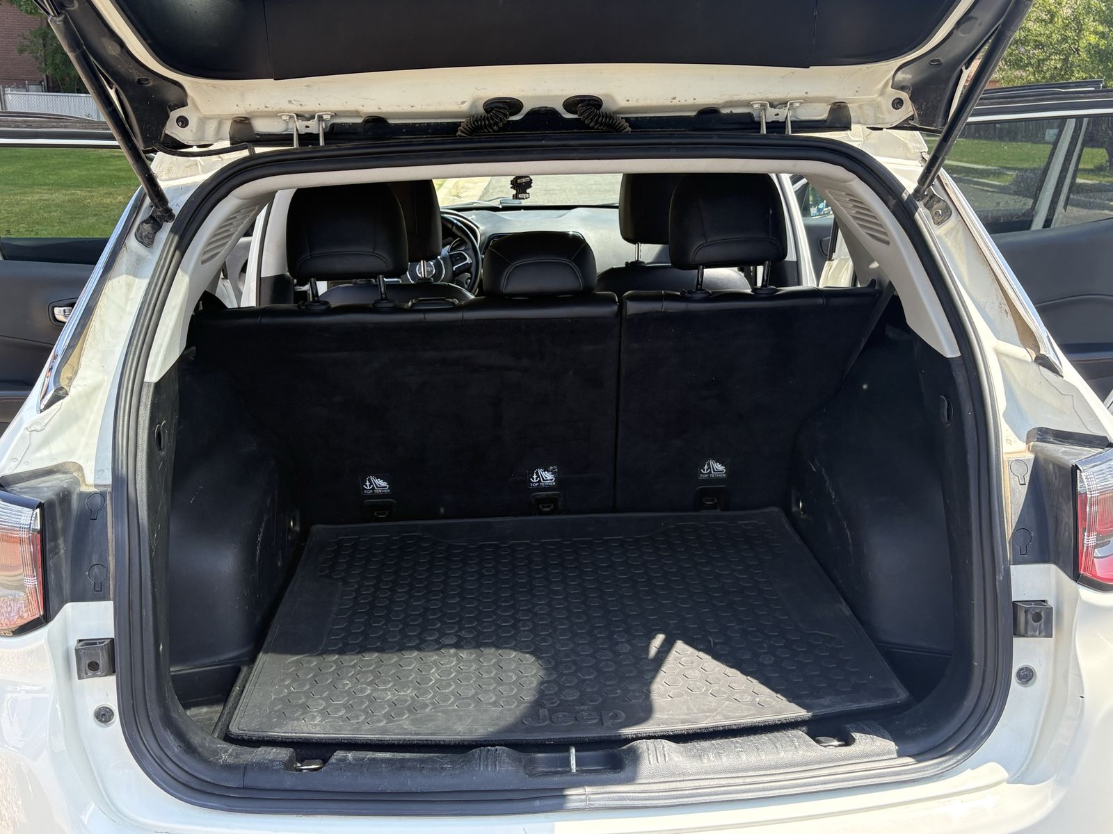 Main image 6