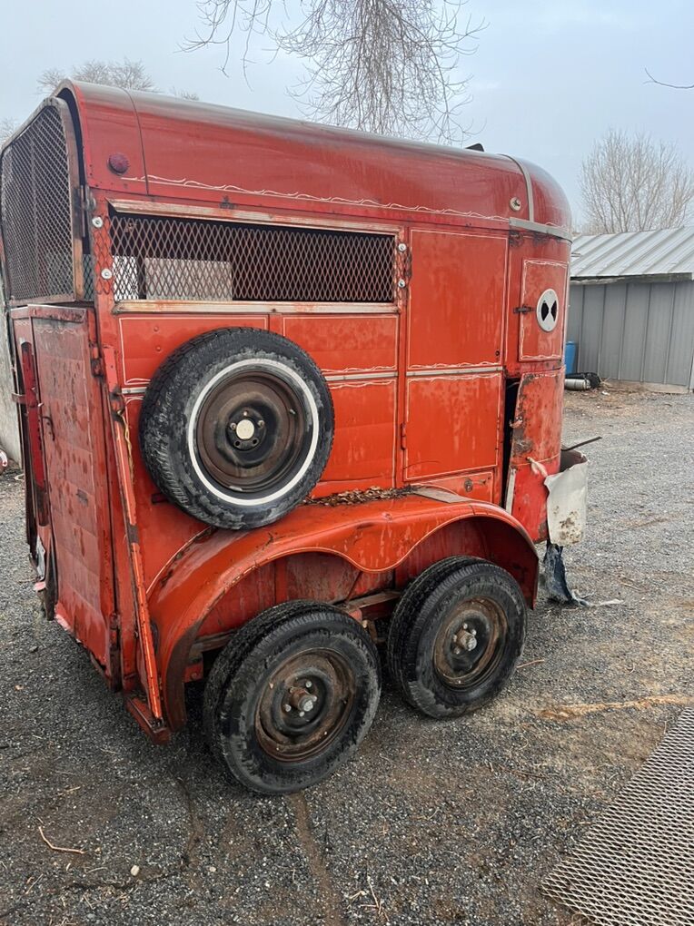 2 Horse Trailer