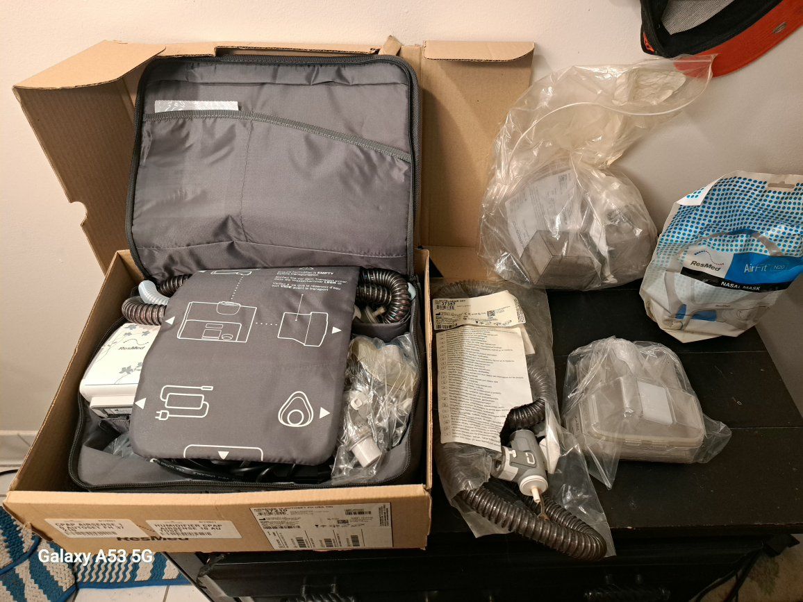 Airsense 10 autoset FH sleep CPAP machine