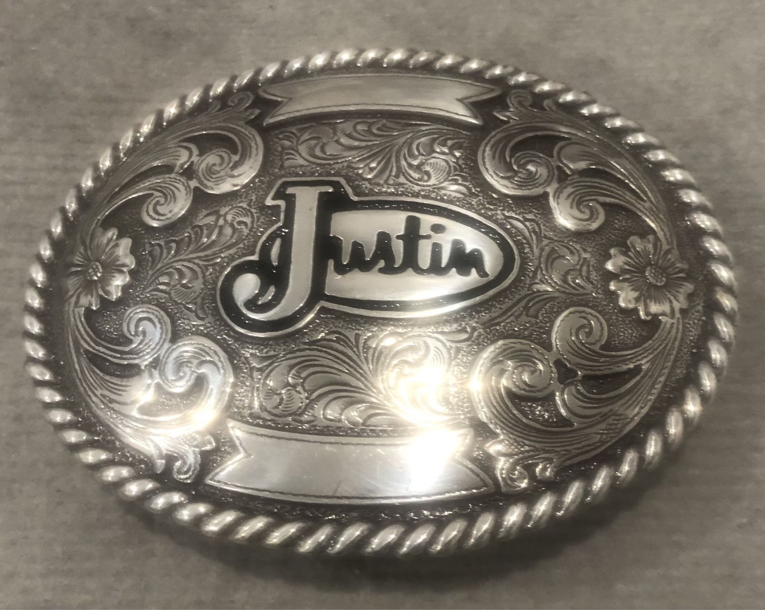 VINTAGE JUSTIN TROPHY-STYLE SILVER BELT BUCKLE