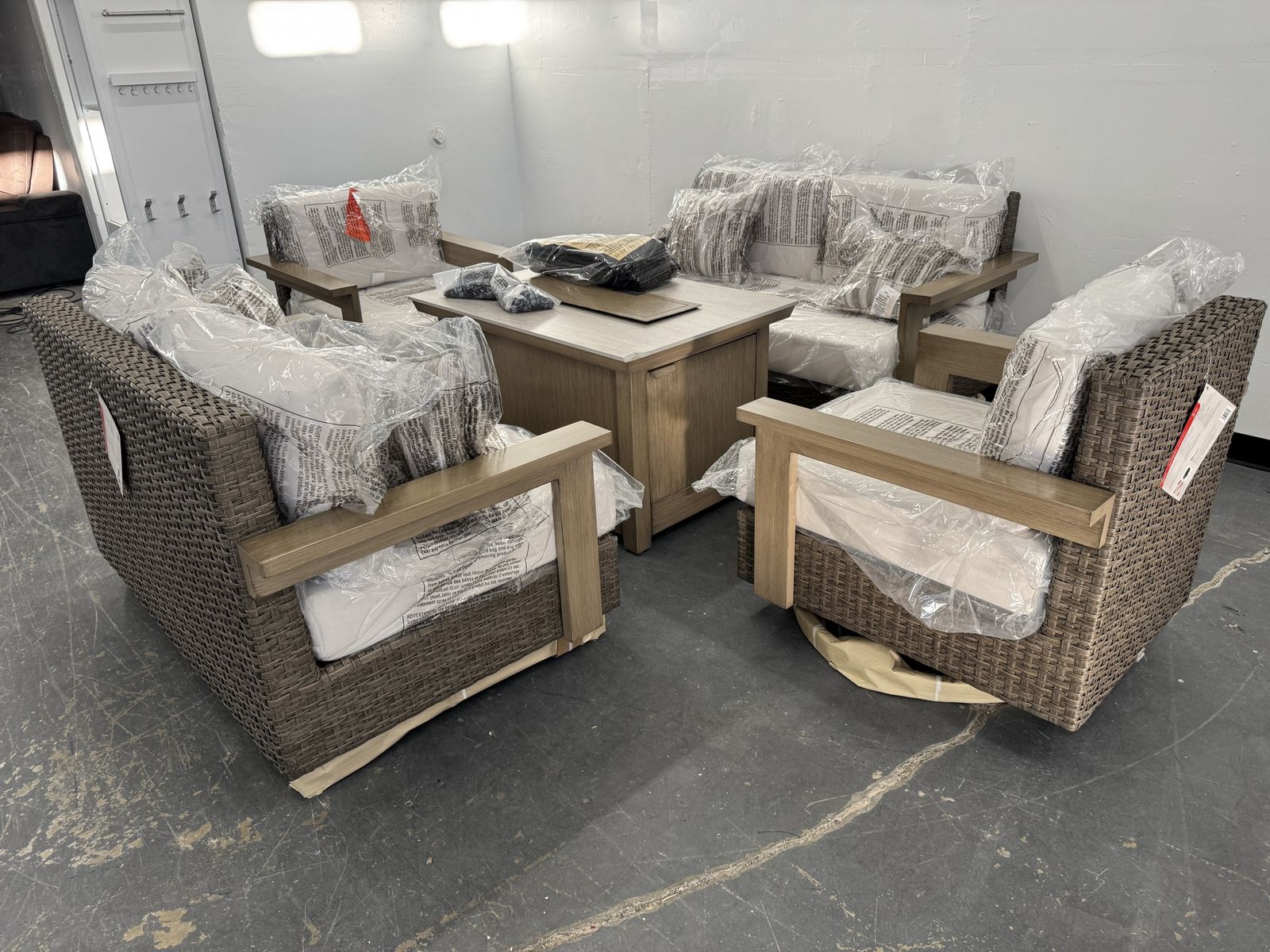 NEW COSTCO AGIO 5-PIECE OUTDOOR FIRE PATIO CHAIR SET