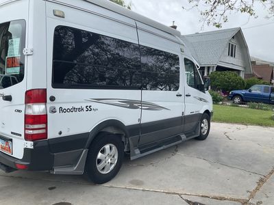 Sprinter Mercedes Turbo Diesel Roadtrek Camper Van