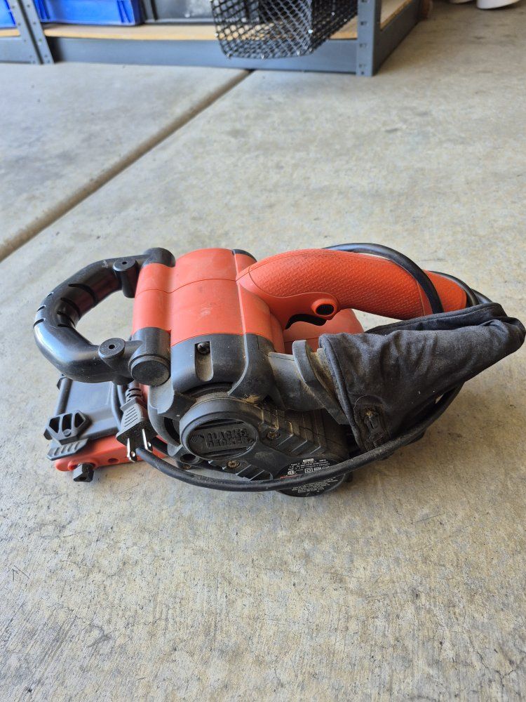 Black & Decker 16" Corded Belt Sander with Dust Bag