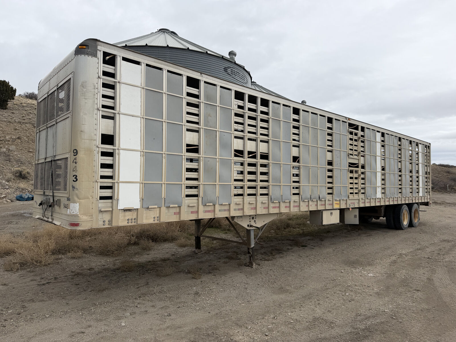 1998 53' livestock trailer $9200 OBO