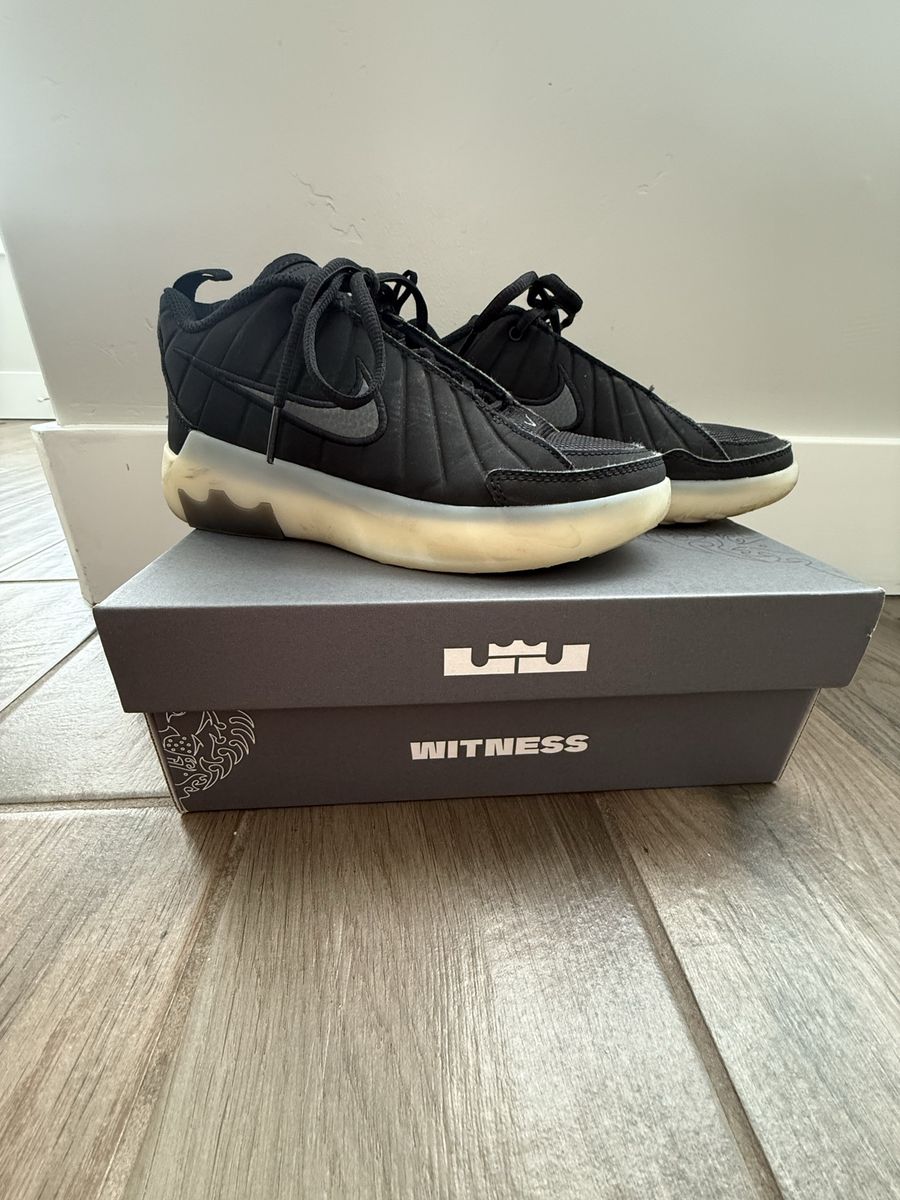 Nike boys LeBron Basketball shoes size 3