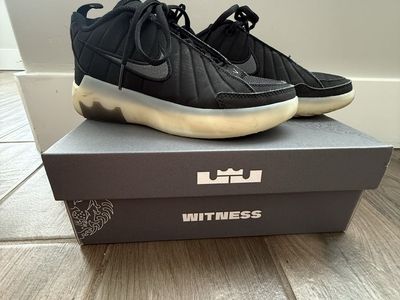 Nike boys LeBron Basketball shoes size 3