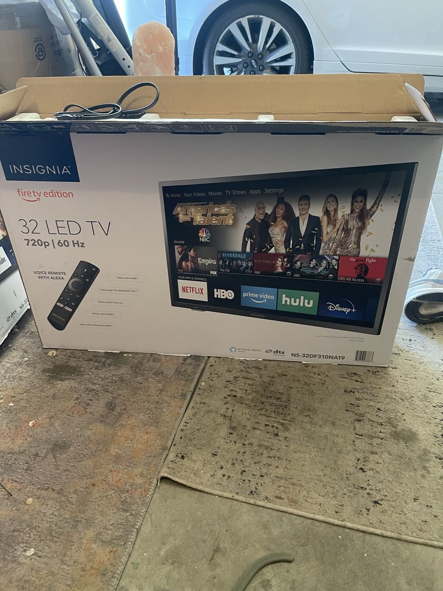 Insignia NS-32DF310NA19 32" 720p HD Smart Fire TV Edition with Voice Remote