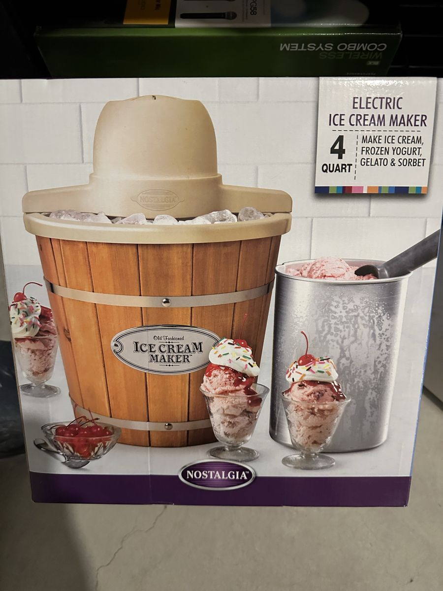 Nostalgia Electrics 4-Quart Old Fashioned Electric Ice Cream Maker