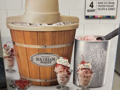 Nostalgia Electrics 4-Quart Old Fashioned Electric Ice Cream Maker