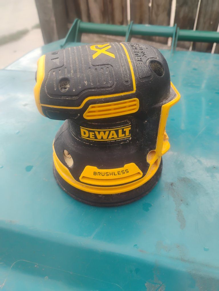 Dewalt XR Brushless Cordless Random Orbit Sander