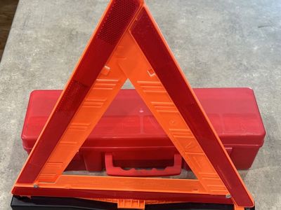 Cartman DOT Approved Emergency Warning Triangle Kit (3-Pack) for Roadside Safety