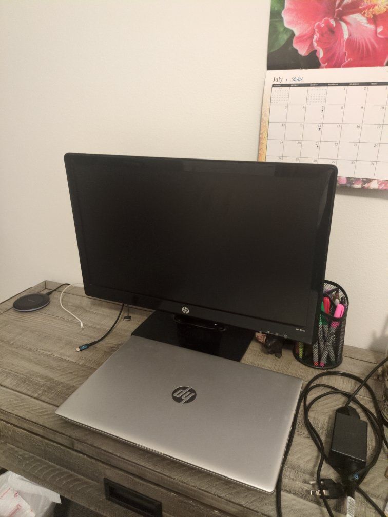 Strong Workstation with External Monitor - 15.6" HP ProBook 450 G4 Laptop