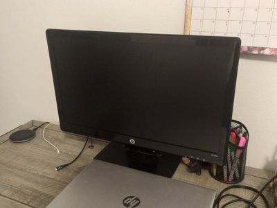 Strong Workstation with External Monitor - 15.6" HP ProBook 450 G4 Laptop
