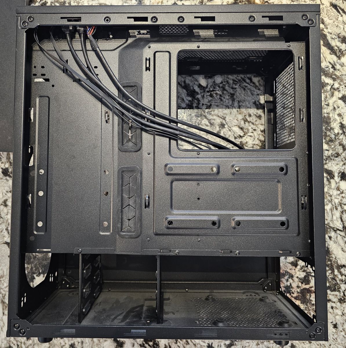 Main image 3