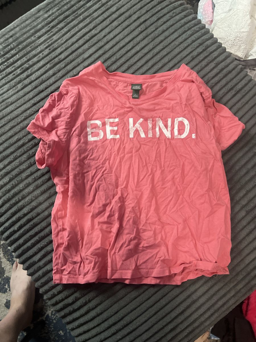 Wild Fable Pink "BE KIND" Graphic T-Shirt Women's Size Large Used Good
