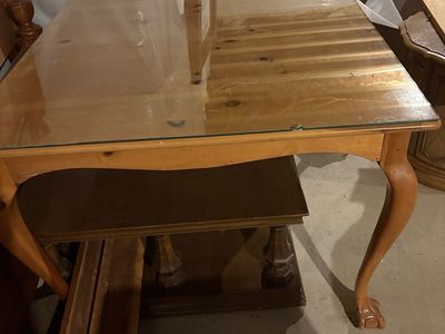 Vintage Solid Wood Dining table with a leaf and 4 Chairs with Padded Upholstered Seat and Carved Details