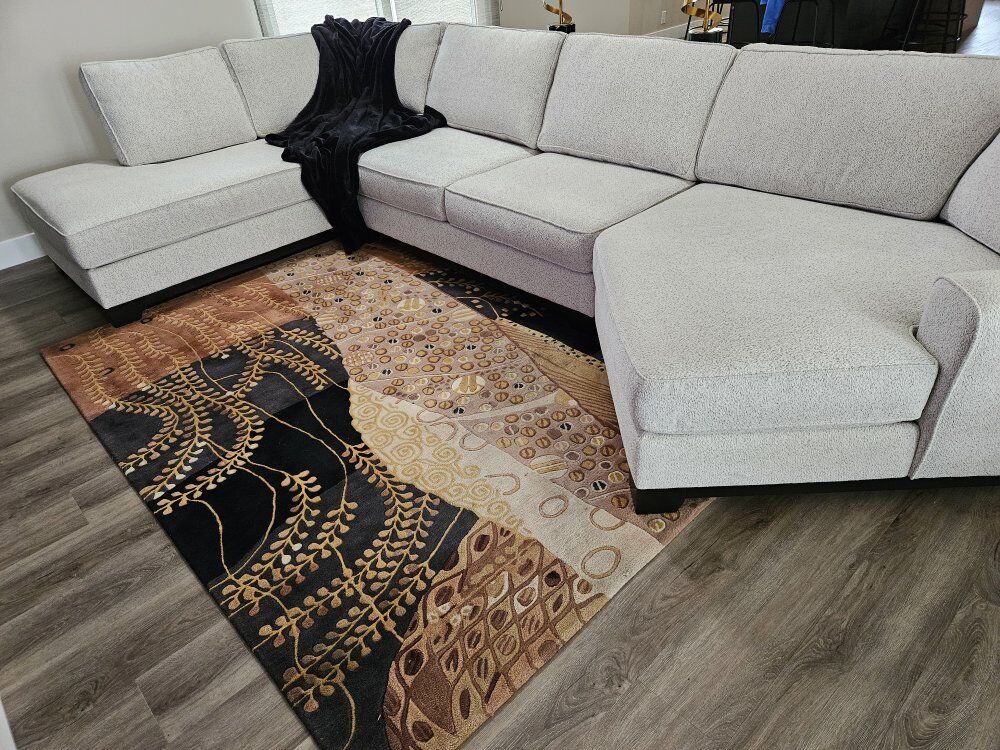 XLarge sectional w/cuddle-corner