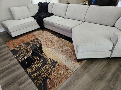 XLarge sectional w/cuddle-corner