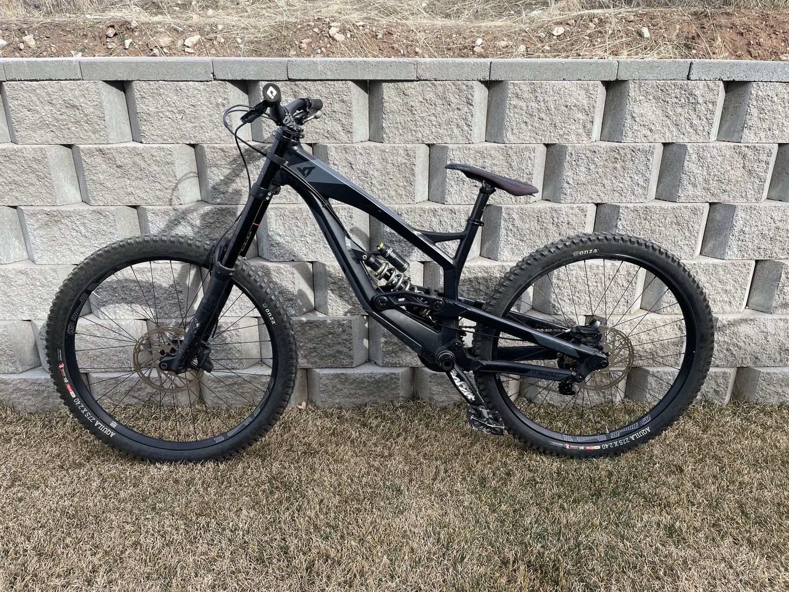 2018 YT Tues Downhill Mt Bike