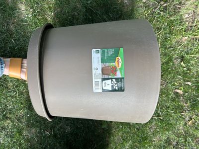 Vigoro 16” by 14 1 gallon planter UV resistant